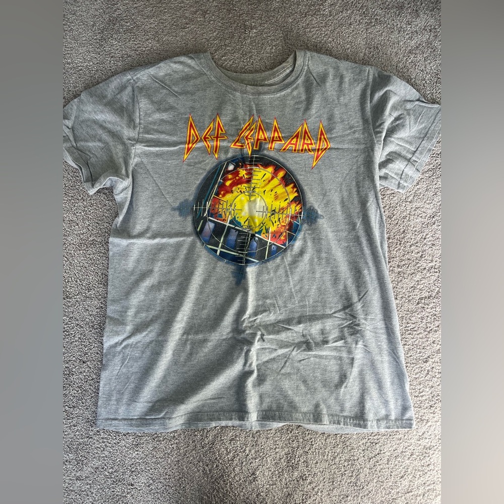 Graphic tee